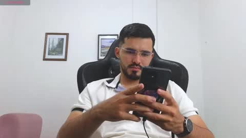 alejandroo_7 online show from 10, 11, 2025