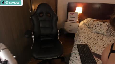 Alejandra online show from 11, 12, 2024