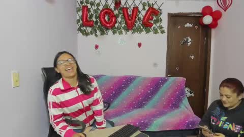 zoe and Kataleya online show from 5, 3, 2025