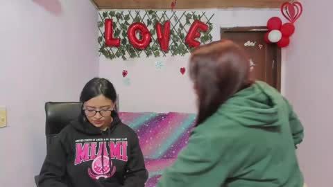 zoe and Kataleya online show from 7, 3, 2025