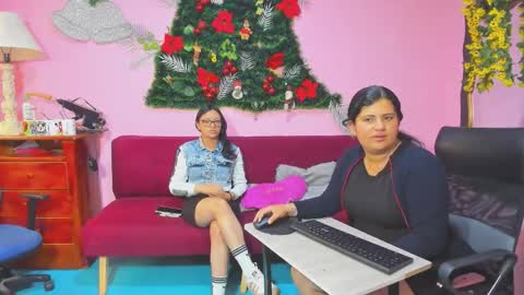 zoe and Kataleya online show from 22, 12, 2025