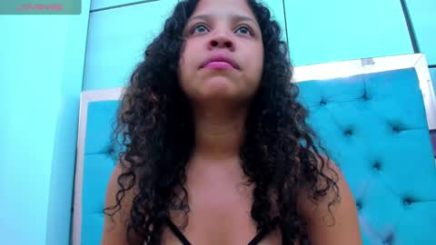 Snapshot of alena_brown chatting on 5, 3, 2025 ALENA online show from 5, 3, 2025