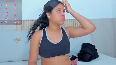 Snapshot of alena_brown chatting on 8, 10, 2025 ALENA online show from 8, 10, 2025