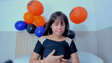 Snapshot of alena_brown chatting on 1, 11, 2025 ALENA online show from 1, 11, 2025