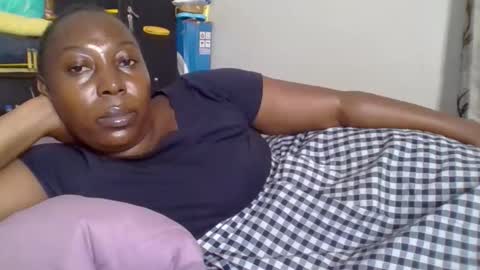 Snapshot of alesha_ chatting on 21, 9, 2025 Noreen Kennth and Emilly online show from 21, 9, 2025