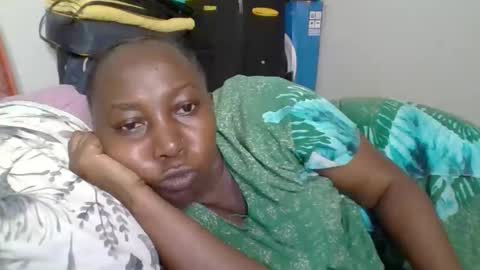 Snapshot of alesha_ chatting on 24, 9, 2025 Noreen Kennth and Emilly online show from 24, 9, 2025