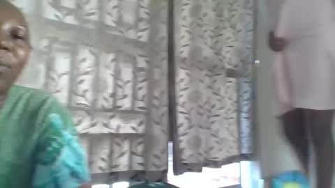 Snapshot of alesha_ chatting on 25, 9, 2025 Noreen Kennth and Emilly online show from 25, 9, 2025