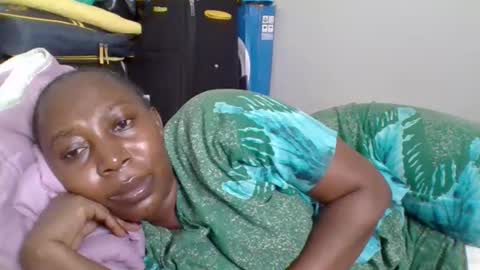 Snapshot of alesha_ chatting on 25, 9, 2025 Noreen Kennth and Emilly online show from 25, 9, 2025