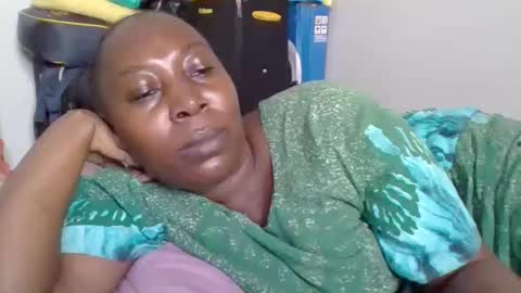 Snapshot of alesha_ chatting on 26, 9, 2025 Noreen Kennth and Emilly online show from 26, 9, 2025