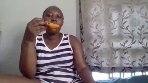 Snapshot of alesha_ chatting on 30, 9, 2025 Noreen Kennth and Emilly online show from 30, 9, 2025