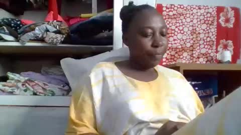 Snapshot of alesha_ chatting on 26, 10, 2025 Noreen Kennth and Emilly online show from 26, 10, 2025