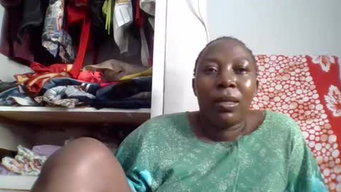 Snapshot of alesha_ chatting on 31, 10, 2025 Noreen Kennth and Emilly online show from 31, 10, 2025