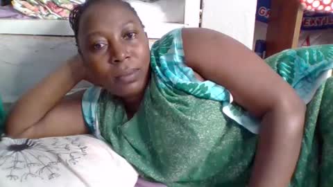 Snapshot of alesha_ chatting on 4, 11, 2025 Noreen Kennth and Emilly online show from 4, 11, 2025