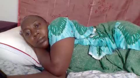 Snapshot of alesha_ chatting on 16, 11, 2025 Noreen Kennth and Emilly online show from 16, 11, 2025