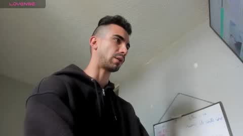 Kciqu3  Independent model online show from 1, 10, 2025