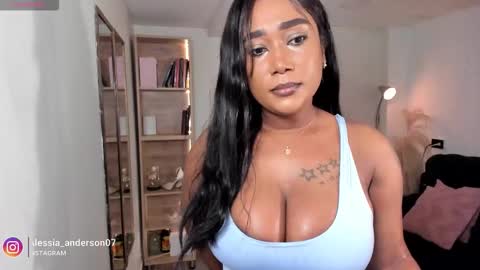 Snapshot of alessia_anderson07 chatting on 15, 11, 2025 Yy online show from 15, 11, 2025