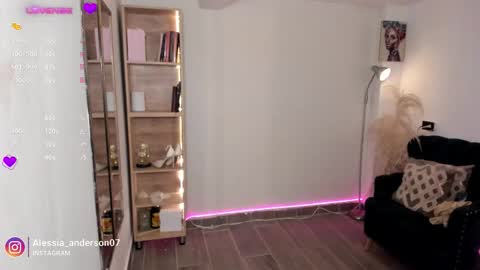 Snapshot of alessia_anderson07 chatting on 22, 11, 2025 Yy online show from 22, 11, 2025