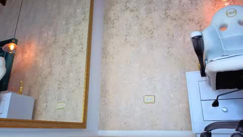 Snapshot of alessialondon chatting on 8, 11, 2025 Alessia online show from 8, 11, 2025