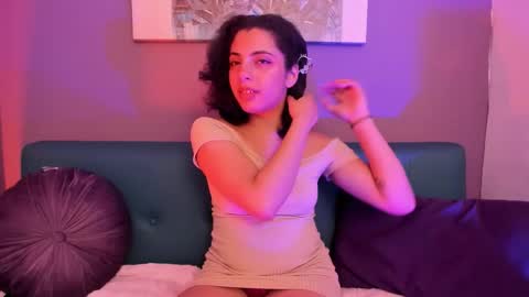 alessiia__ online show from 4, 11, 2025