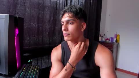 Snapshot of alessio_vale chatting on 24, 3, 2026 alessio Vale online show from 24, 3, 2026