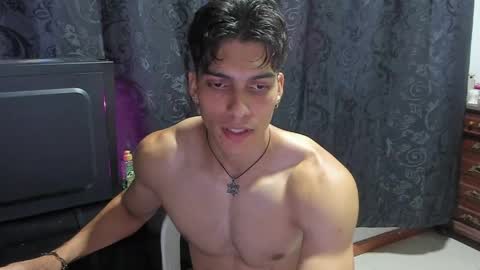 Snapshot of alessio_vale chatting on 4, 4, 2026 alessio Vale online show from 4, 4, 2026