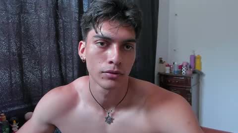 Snapshot of alessio_vale chatting on 4, 4, 2026 alessio Vale online show from 4, 4, 2026