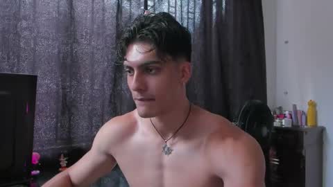 Snapshot of alessio_vale chatting on 17, 4, 2026 alessio Vale online show from 17, 4, 2026