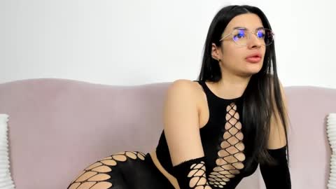 Snapshot of alessyaaa chatting on 9, 2, 2025 Ale online show from 9, 2, 2025