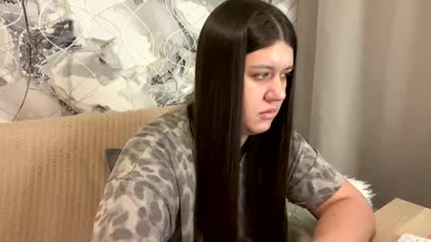 Aletta Oushen online show from 4, 2, 2025