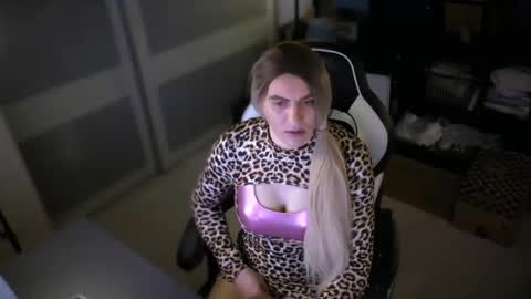 Leyla Leg online show from 30, 4, 2026