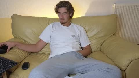 Alex83530 online show from 25, 10, 2025