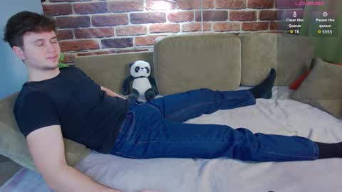 Snapshot of alex_onelove chatting on 5, 12, 2025 Alex online show from 5, 12, 2025