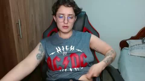 Snapshot of alex_parker07 chatting on 10, 1, 2025 Alex Parker online show from 10, 1, 2025