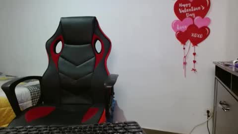 Snapshot of alex_parker07 chatting on 27, 2, 2025 Alex Parker online show from 27, 2, 2025