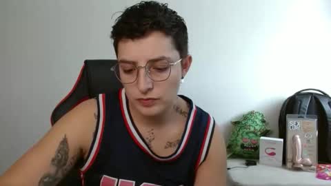 Snapshot of alex_parker07 chatting on 19, 10, 2025 Alex Parker online show from 19, 10, 2025