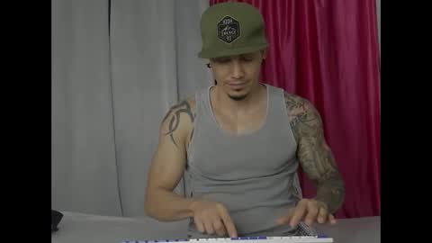 Snapshot of alex_sthorm chatting on 2, 1, 2025 alex_sthorm online show from 2, 1, 2025