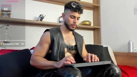 alex_wolf05 online show from 10, 4, 2026