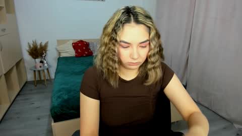 Snapshot of alexa_dolly chatting on 8, 1, 2026 Alexa online show from 8, 1, 2026