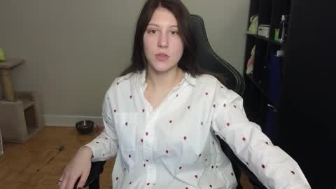 dont be afraid to click social media link its  working  just click on that  online show from 2, 2, 2025