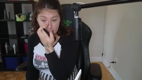 dont be afraid to click social media link its  working  just click on that  online show from 20, 10, 2025