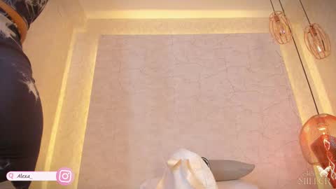 Alexa Millers online show from 19, 12, 2025