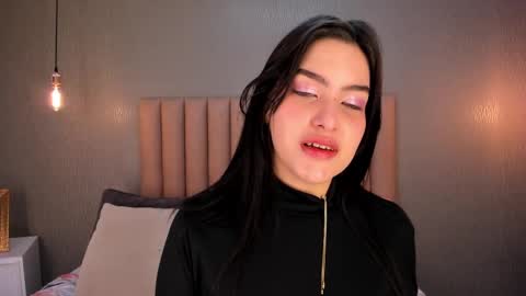 Alexa Thaylor online show from 5, 2, 2025