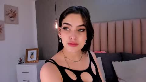 Alexa Thaylor online show from 4, 3, 2025