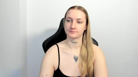 Snapshot of alexafragile chatting on 20, 6, 2026 Alexa online show from 20, 6, 2026