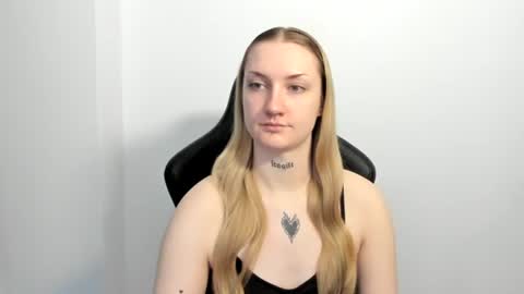 Snapshot of alexafragile chatting on 23, 6, 2026 Alexa online show from 23, 6, 2026