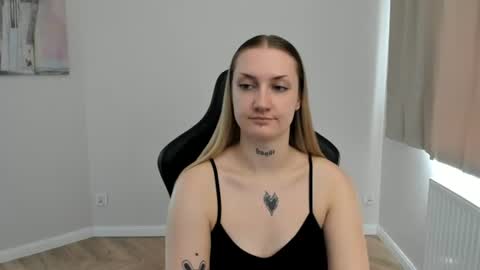 Snapshot of alexafragile chatting on 17, 7, 2026 Alexa online show from 17, 7, 2026