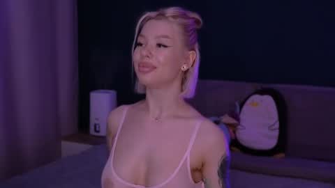 Snapshot of alexamason chatting on 1, 3, 2025 Alexa Mason online show from 1, 3, 2025