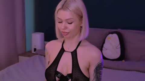 Snapshot of alexamason chatting on 9, 3, 2025 Alexa Mason online show from 9, 3, 2025