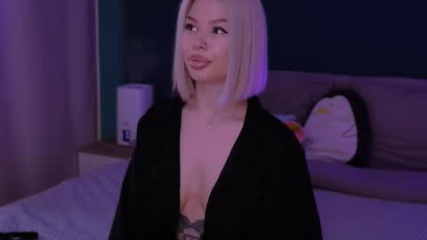 Snapshot of alexamason chatting on 10, 3, 2025 Alexa Mason online show from 10, 3, 2025