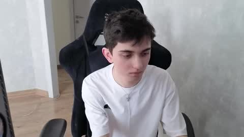 Snapshot of alexander_18_xxl chatting on 5, 4, 2026 Alexander online show from 5, 4, 2026